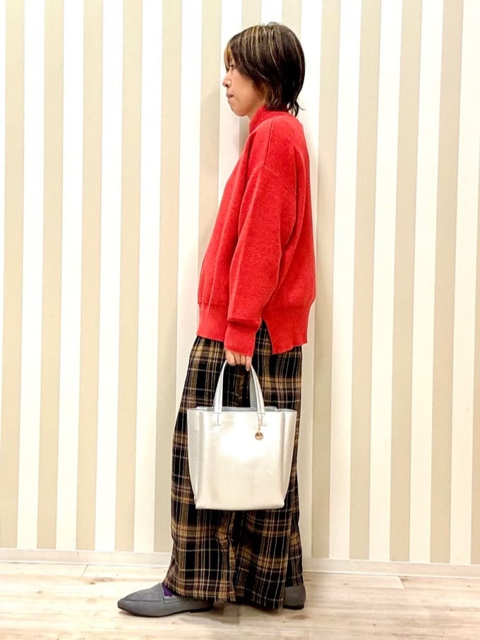 pieceさんの「SHOO･LA･RUE｜◆【洗える/ちくちくしにくい/静電気軽減】スウェットライク ハイネックニット」を使ったコーディネート