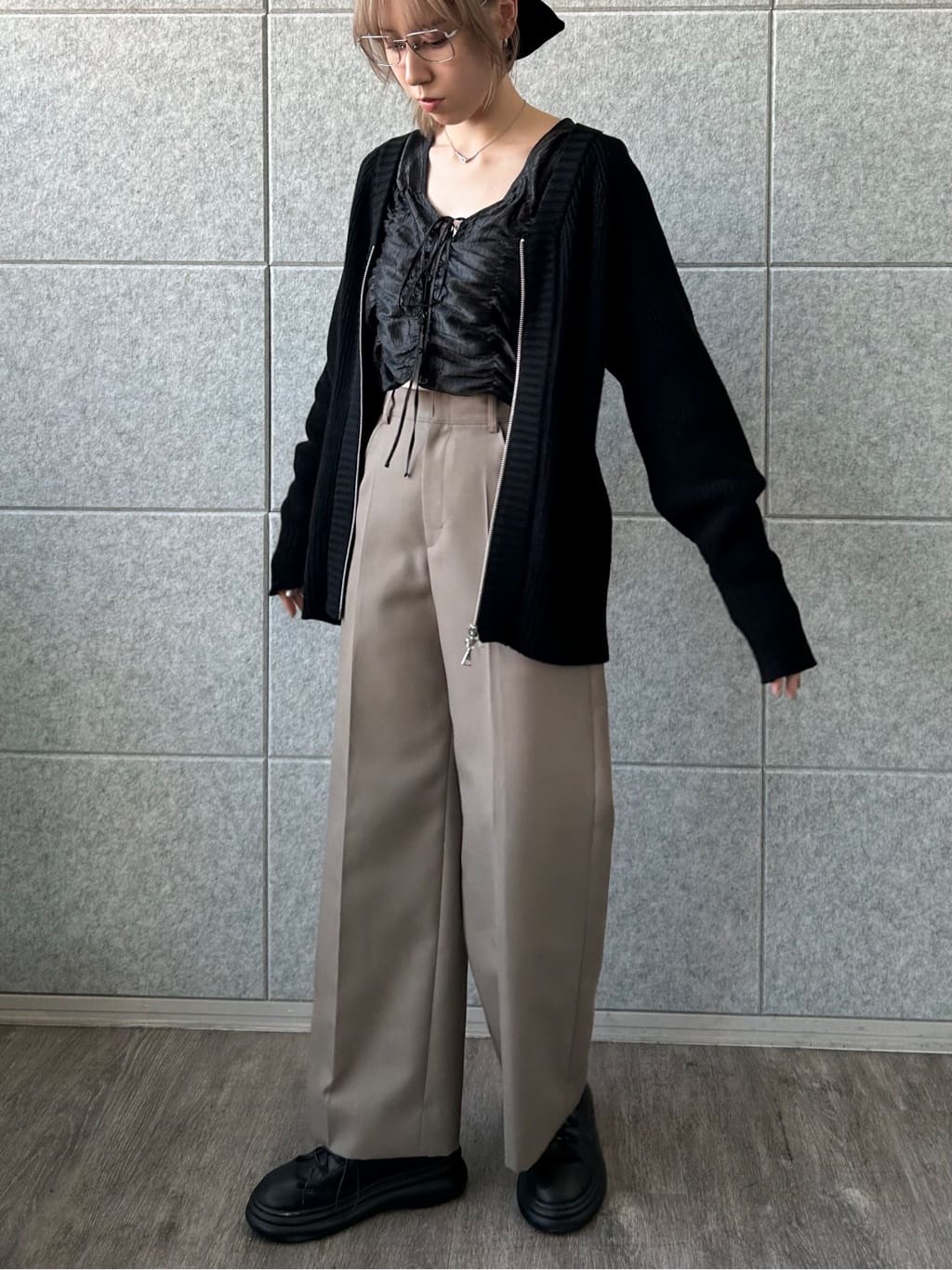 honoka Aさんの「CODE A｜gathered shiny blouse」を使ったコーディネート