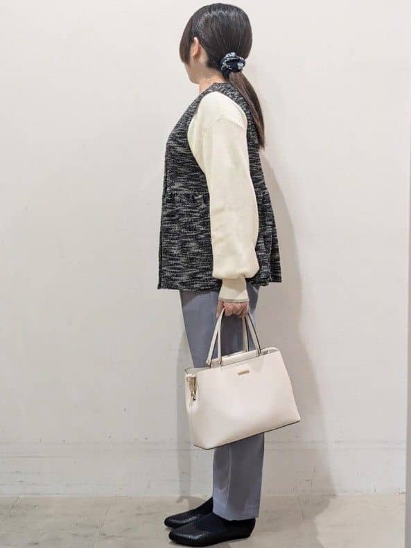 たぼく。さんの「SHOO･LA･RUE｜◆【SS-3L/洗える/通勤・セレモニーにも】しなやかな身のこなしが叶う ストレッチテーパードパンツ」を使ったコーディネート