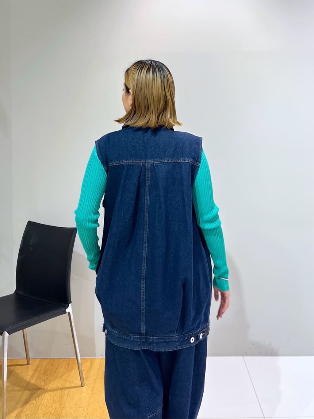 Harukaさんの「INDIVI｜ハイウエストカーブデニム」を使ったコーディネート