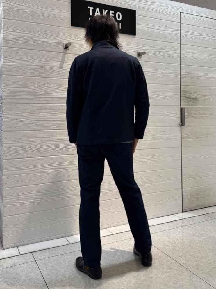 井出恭輔さんの「TAKEO KIKUCHI｜【DOWN FABRIC】ダウンファブリック スタンドカラーブルゾン」を使ったコーディネート