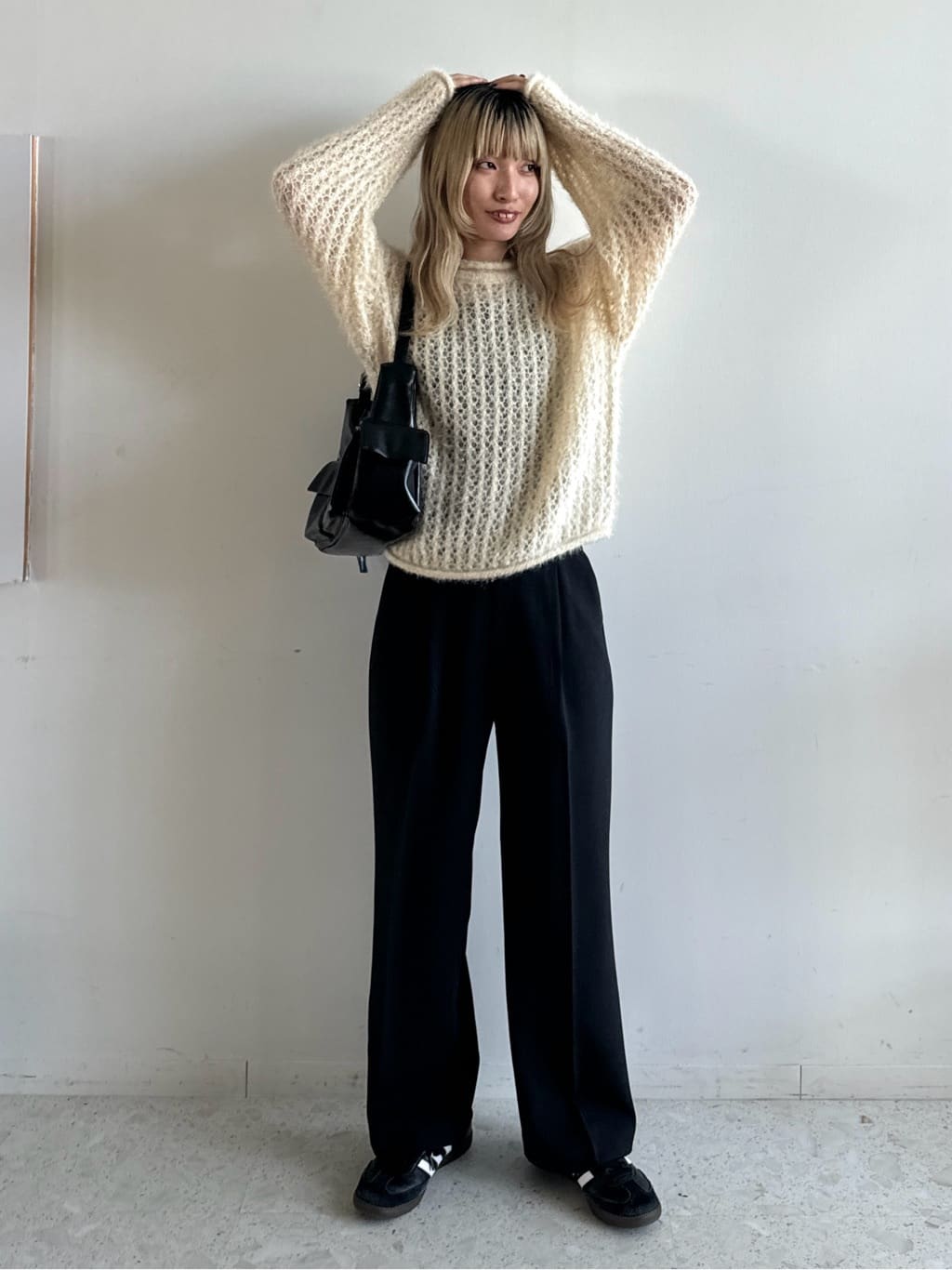 omaさんの「THE SHOP TK｜◆【毛玉になりにくい】ラメメッシュニット/洗える」を使ったコーディネート