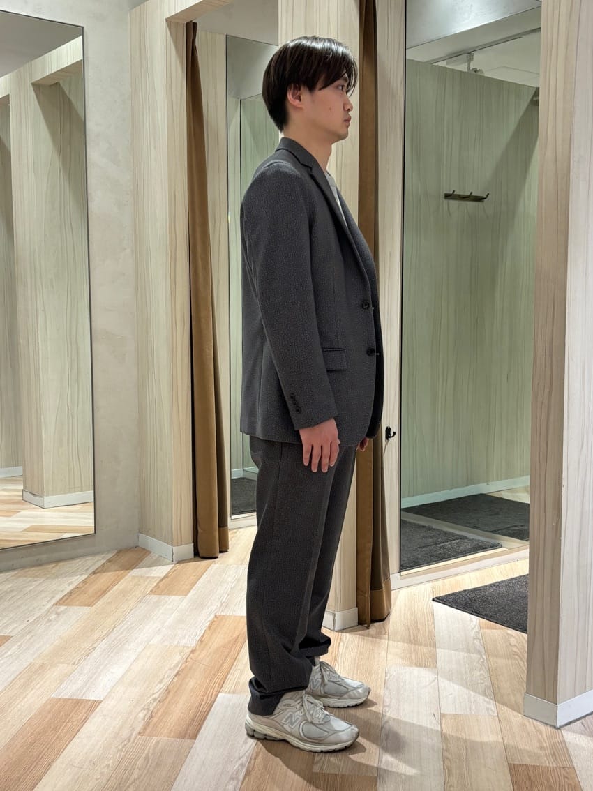 圭哉さんの「TAKEO KIKUCHI｜【DOWN FABRIC】ダウンファブリック ドレスパンツ / セットアップ対応」を使ったコーディネート