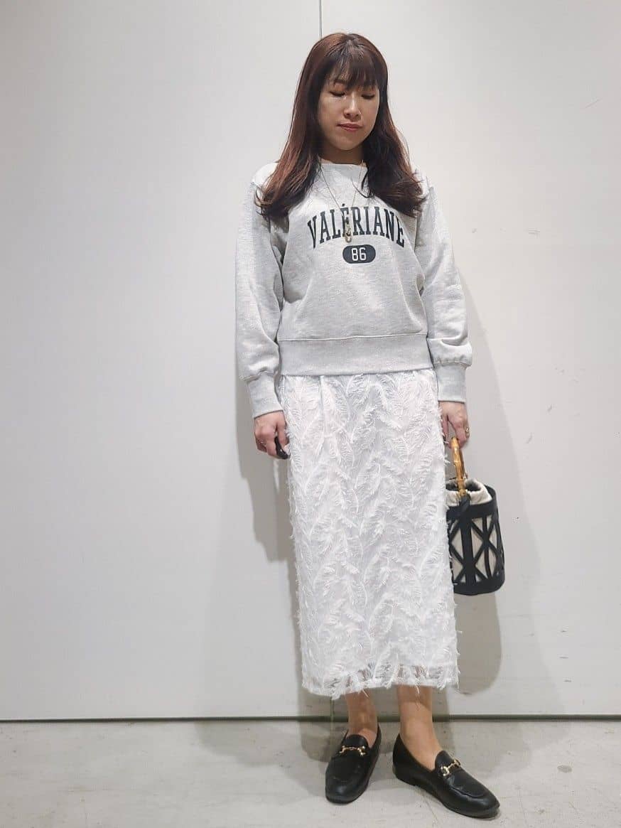hmさんの「OPAQUE.CLIP｜◆カレッジロゴスウェット【洗濯機洗い可】」を使ったコーディネート