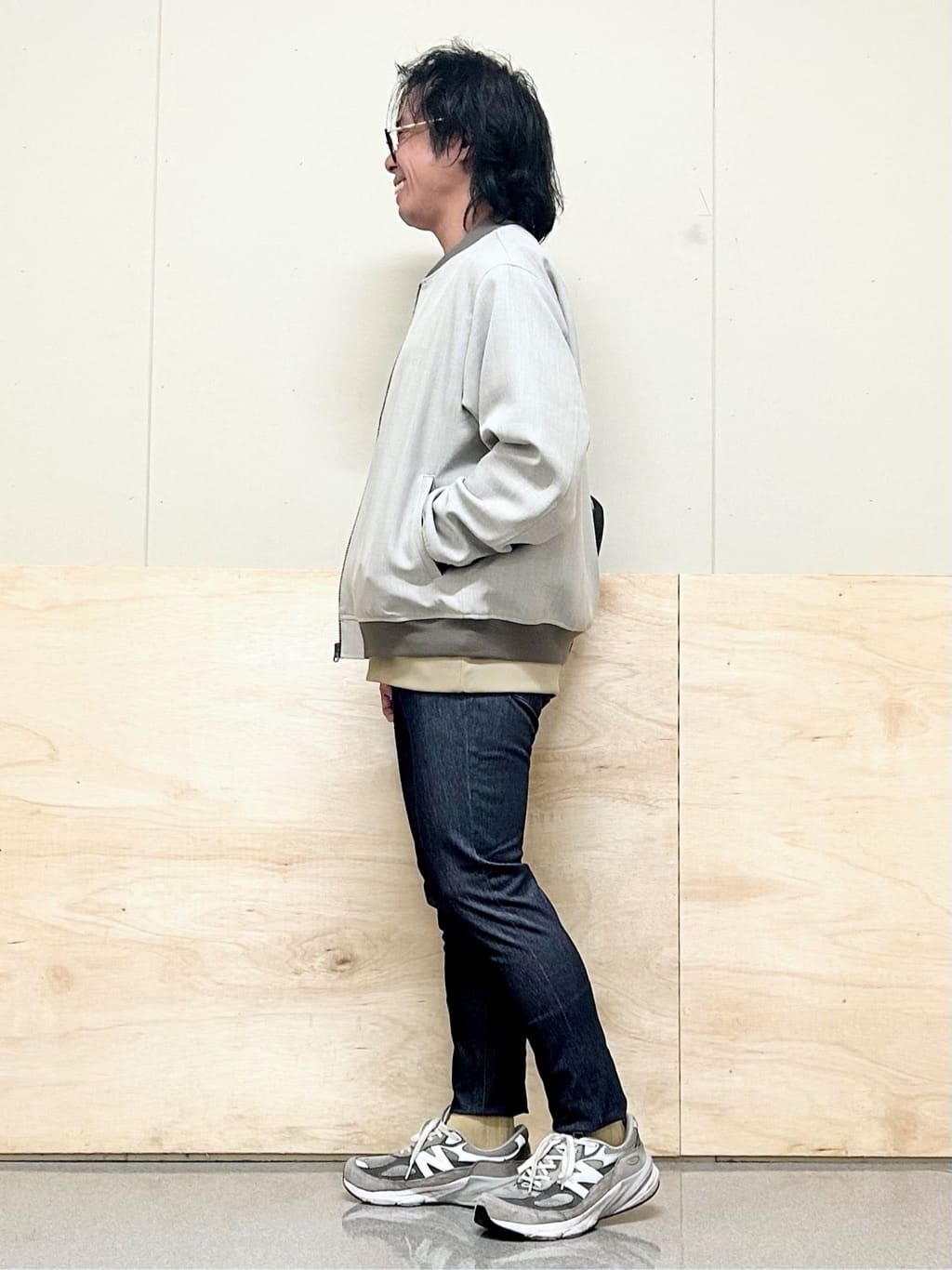 KENJI Iさんの「THE SHOP TK｜【ご好評につき再入荷！！】サフィアーノ切替えボディバック」を使ったコーディネート