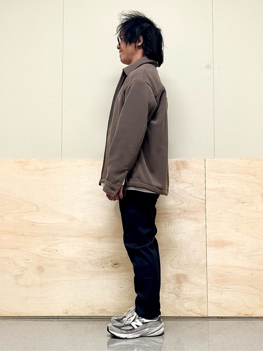KENJI Iさんの「THE SHOP TK｜【オールシーズン穿ける！】7DAYSストレッチへリンボンパンツ　ON&hArr;OFF兼用」を使ったコーディネート