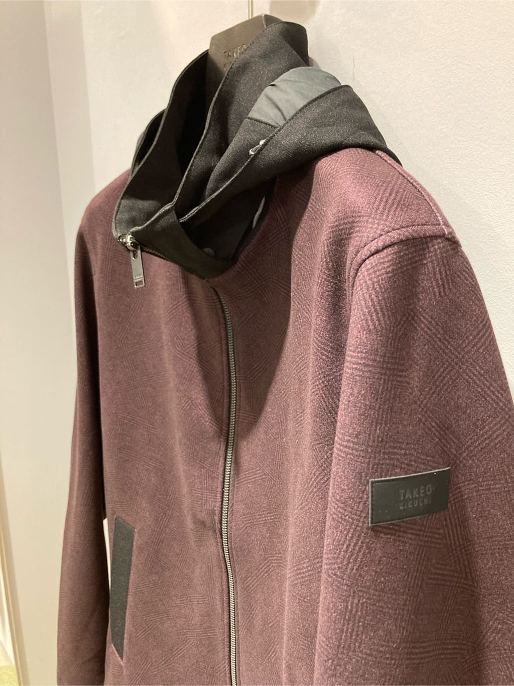シュンさんの「TAKEO KIKUCHI｜【Made in JAPAN】播州織 ストレッチ パンツ」を使ったコーディネート