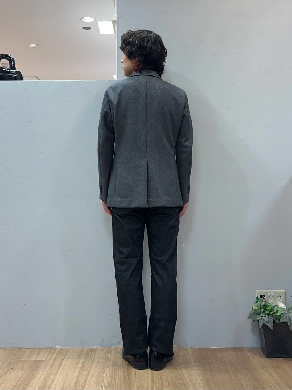 Uさんの「TAKEO KIKUCHI｜【モンスターストレッチ】日本製 ワンウォッシュ デニムパンツ」を使ったコーディネート