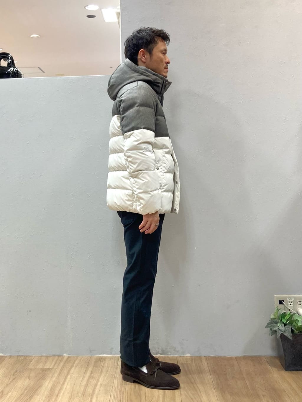 シュンさんの「TAKEO KIKUCHI｜【Made in JAPAN】播州織 ストレッチ パンツ」を使ったコーディネート