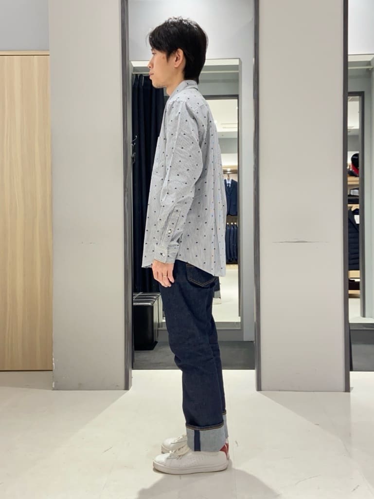 わいずみさんの「TAKEO KIKUCHI｜ハットモチーフ ジャカード ストライプ シャツ」を使ったコーディネート