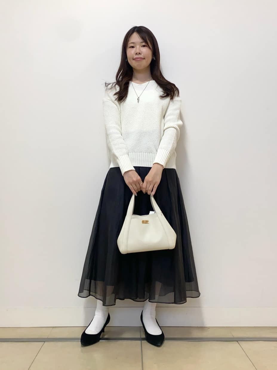 asamiさんの「UNTITLED｜◆【洗える/オンオフ使える】ファンシーヤーンVネックニット」を使ったコーディネート
