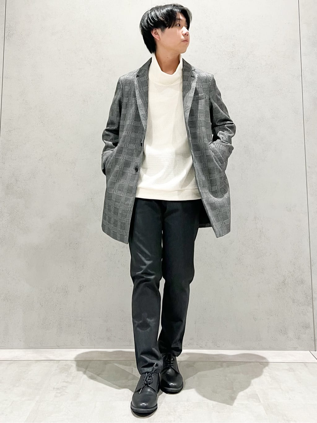 SHI-MAさんの「THE SHOP TK｜【オールシーズン穿ける！】7DAYSストレッチへリンボンパンツ　ON&hArr;OFF兼用」を使ったコーディネート