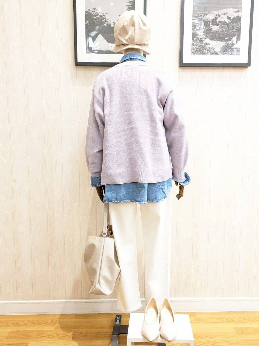 ユ（yu）さんの「SHOO･LA･RUE｜◆【洗える/S-LL】ドライタッチが心地よい 畦編みVネックカーディガン」を使ったコーディネート