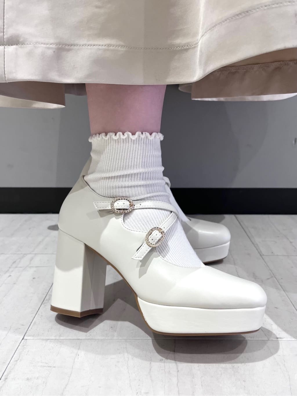 RISAさんの「ESPERANZA｜クロスダブルバックル厚底パンプス 結婚式二次会 パーティー 25SS」を使ったコーディネート