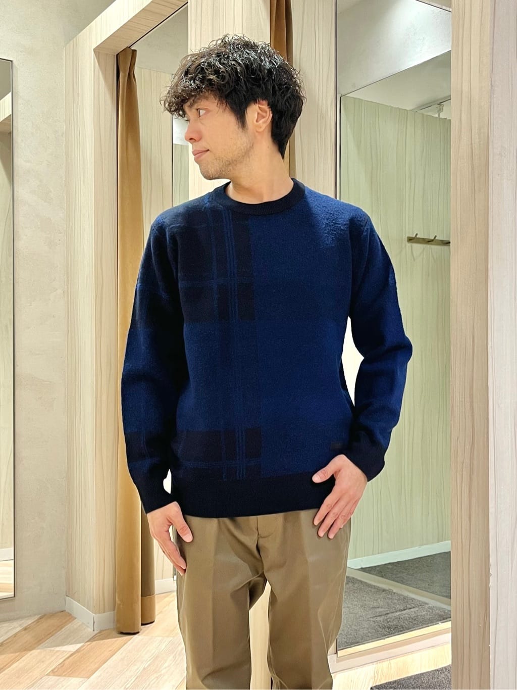 URAさんの「TAKEO KIKUCHI｜【オフィスカジュアル対応】ドレス チノパンツ」を使ったコーディネート