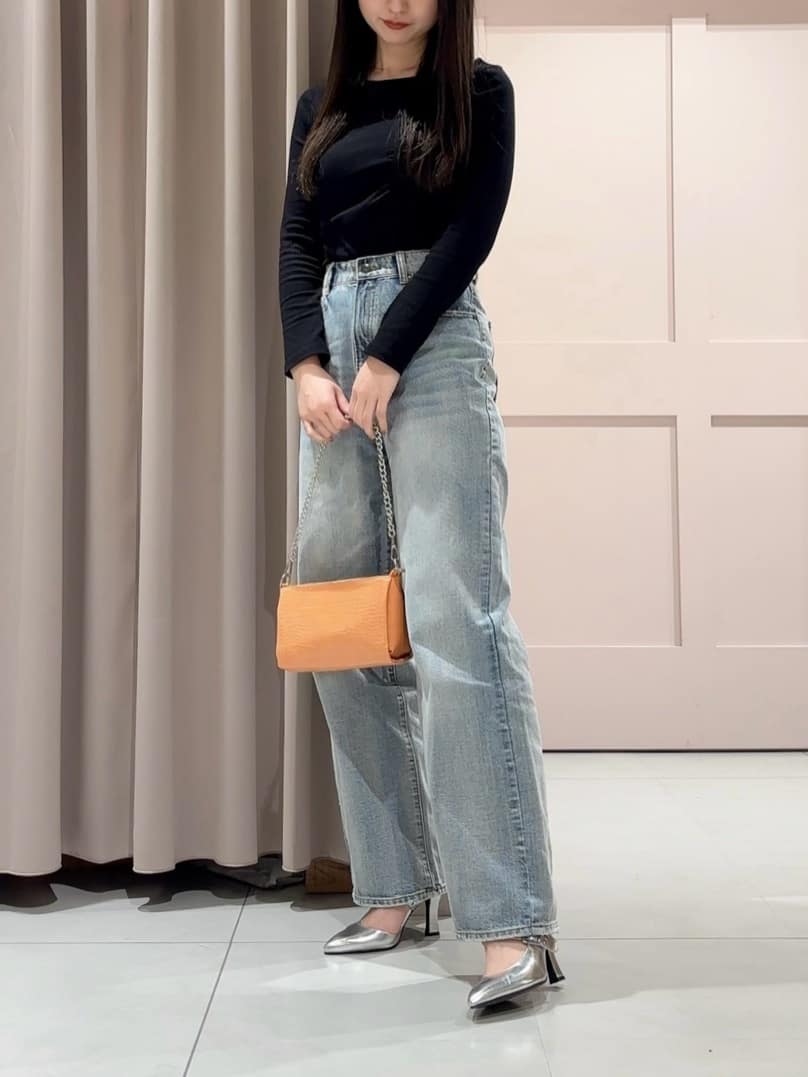 RINAさんの「ESPERANZA｜グロメットバックストラップパンプス」を使ったコーディネート