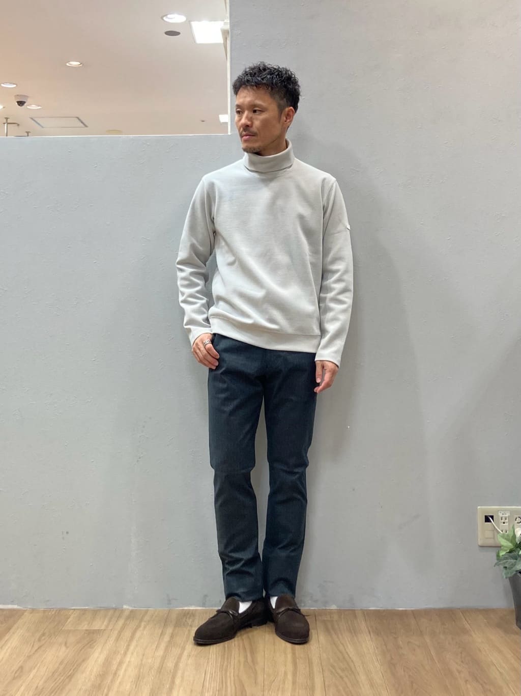 シュンさんの「TAKEO KIKUCHI｜【ウールカシミヤブレンド】ビーバー調 スタンドカラー コート」を使ったコーディネート