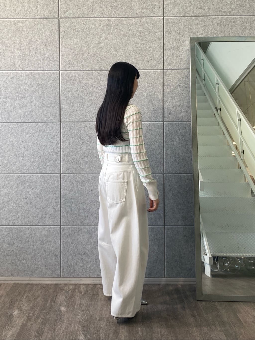 rinaさんの「INDIVI｜ハイウエストカーブデニム」を使ったコーディネート