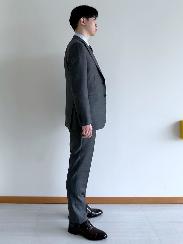 イッシーさんの「TAKEO KIKUCHI｜【Three by Three】シャイニーシャークピンヘッド スーツ/3ピース対応可」を使ったコーディネート