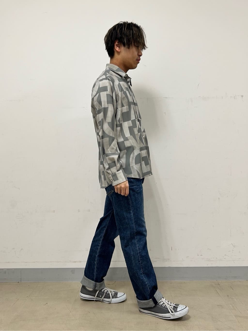 Hiroさんの「TAKEO KIKUCHI｜【モンスターストレッチ】日本製 ウォッシュド デニムパンツ」を使ったコーディネート