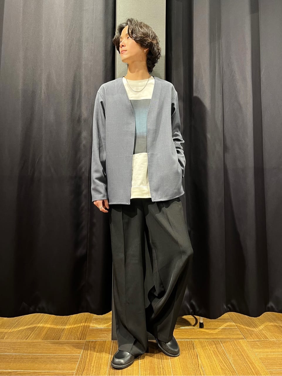 motoさんの「THE SHOP TK｜◆【CAVIAN/キャビアン】リサイクルシャークスキンノーカラーカーディガン セットアップ可」を使ったコーディネート