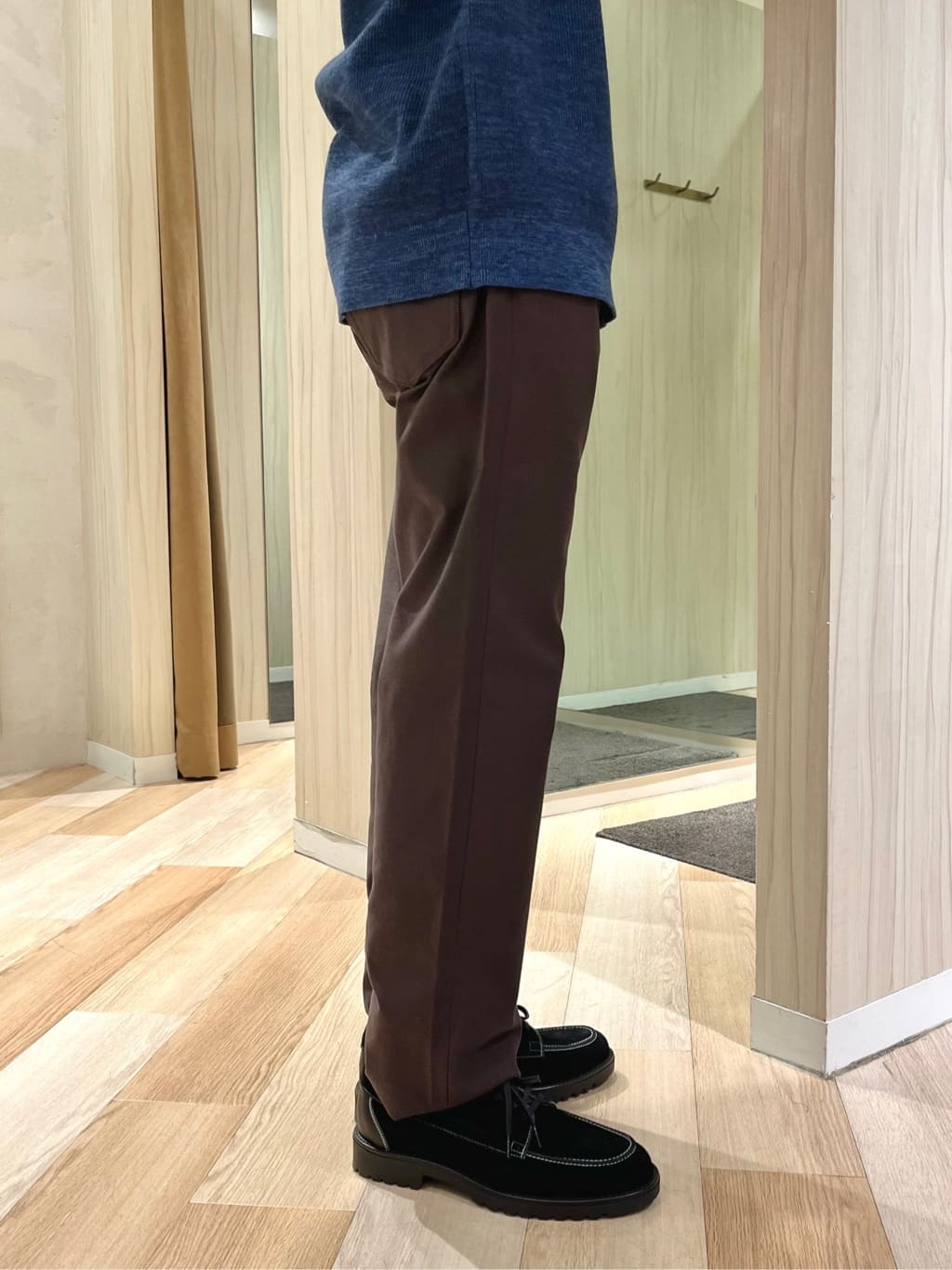 URAさんの「TAKEO KIKUCHI｜【Made in JAPAN】播州織 ストレッチ パンツ」を使ったコーディネート