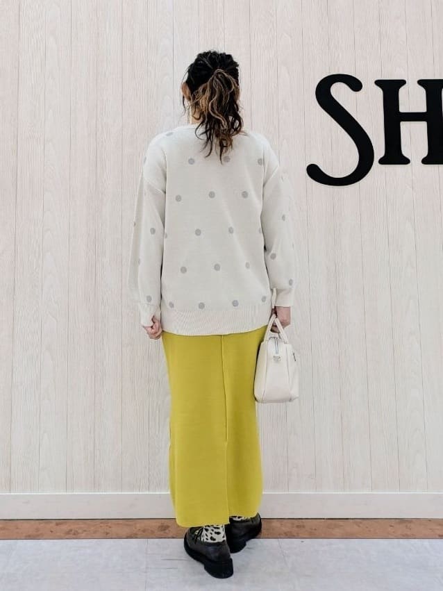 さくみぃさんの「SHOO･LA･RUE｜◆【S-LL】ドット柄が目を惹く ゆったりニット」を使ったコーディネート