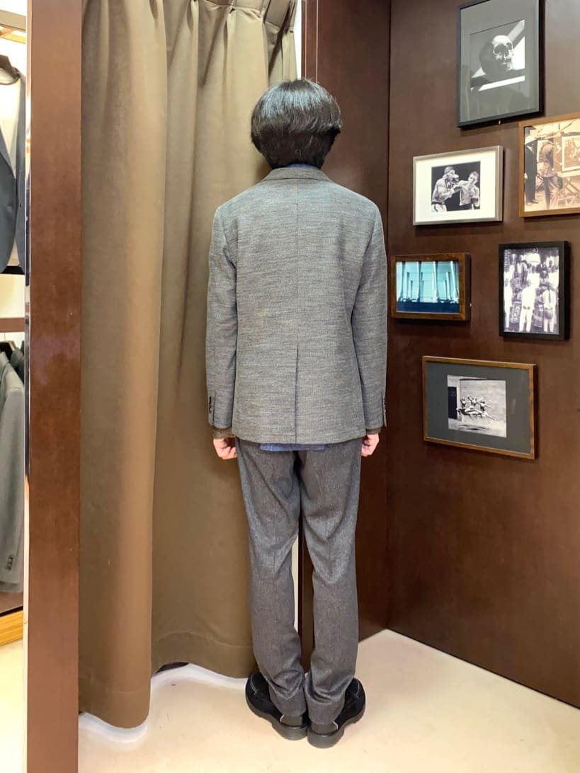 コバヤシさんの「TAKEO KIKUCHI｜【ONOFF対応】TRダブルニット ストレッチパンツ」を使ったコーディネート