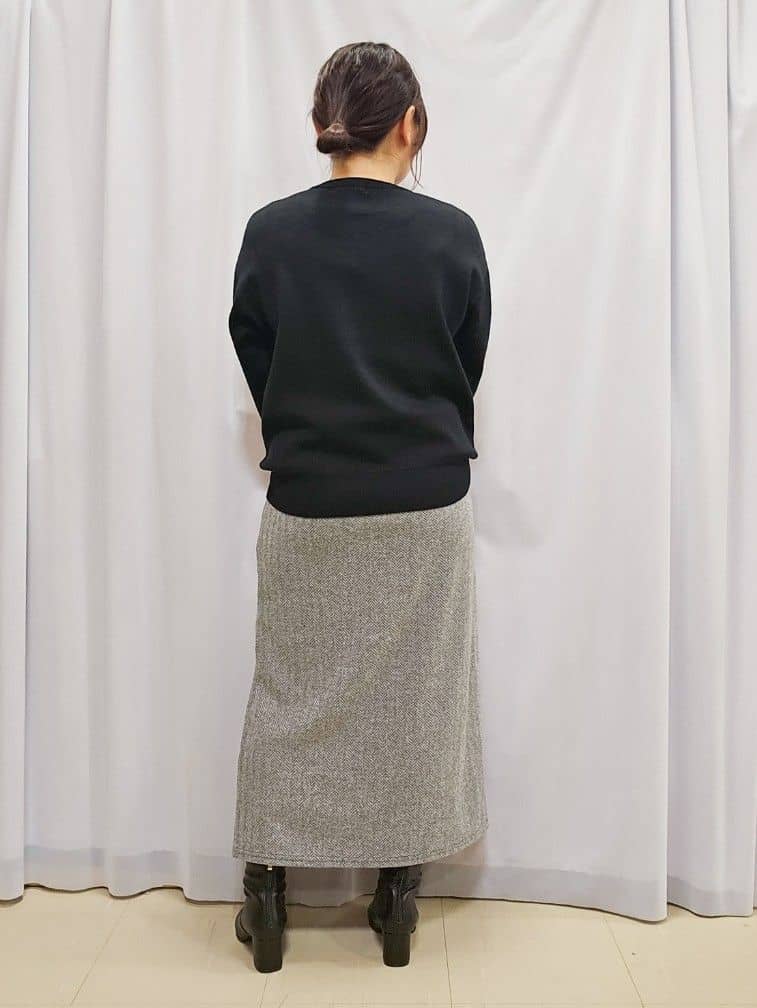 かなさんの「SHOO･LA･RUE｜◆【洗える/ちくちくしにくい/静電気軽減】スウェットライク ロゴニット」を使ったコーディネート