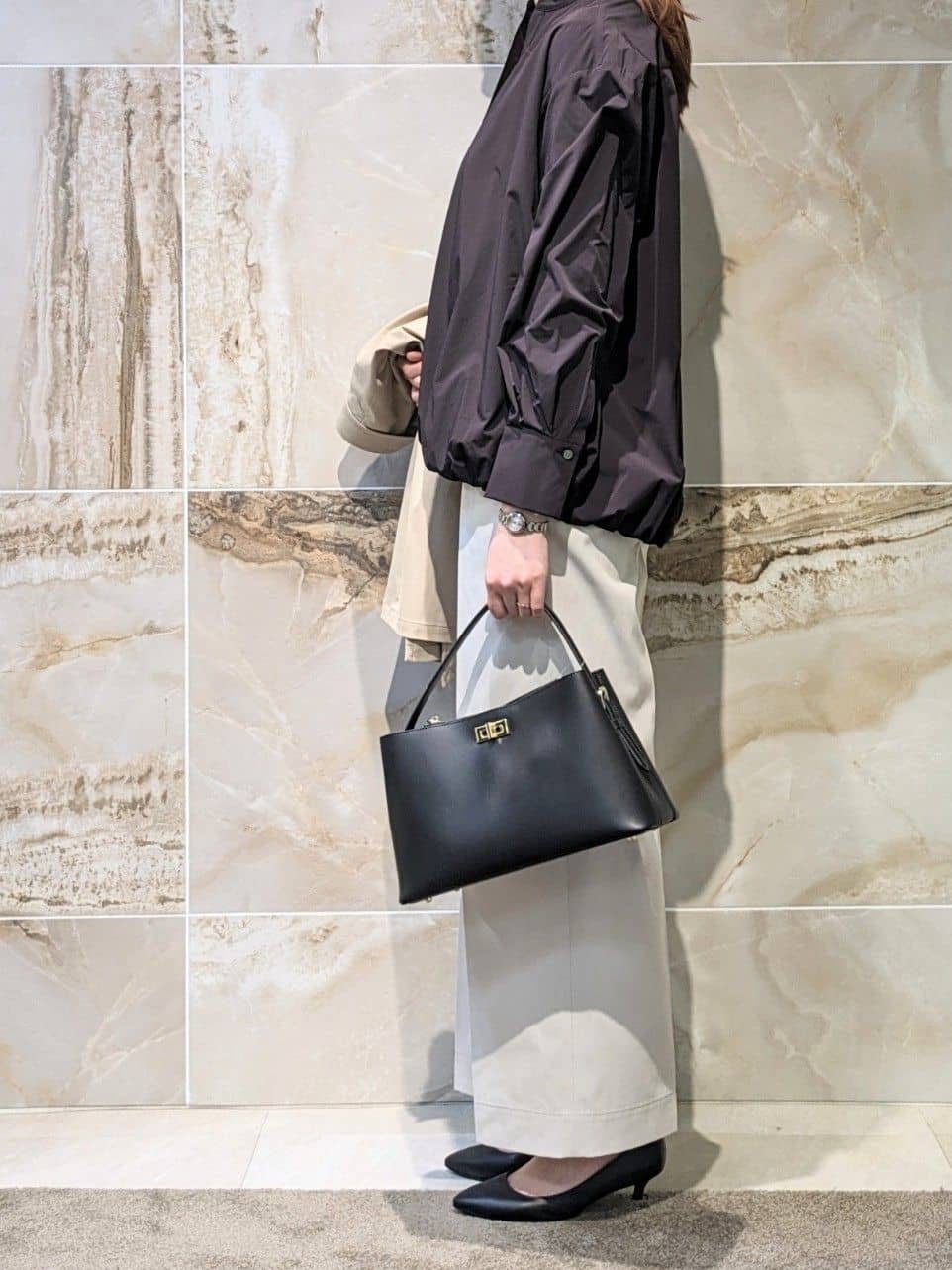 todaさんの「UNTITLED｜◆【朝比奈 彩&times;Oggi&times;UNTITLED スペシャルコラボ】バルーンヘムブラウス」を使ったコーディネート