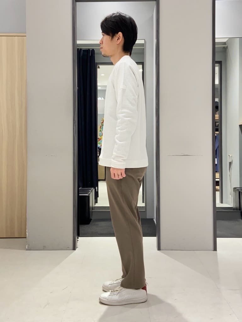 わいずみさんの「TAKEO KIKUCHI｜ハットモチーフ ジャカード ストライプ シャツ」を使ったコーディネート