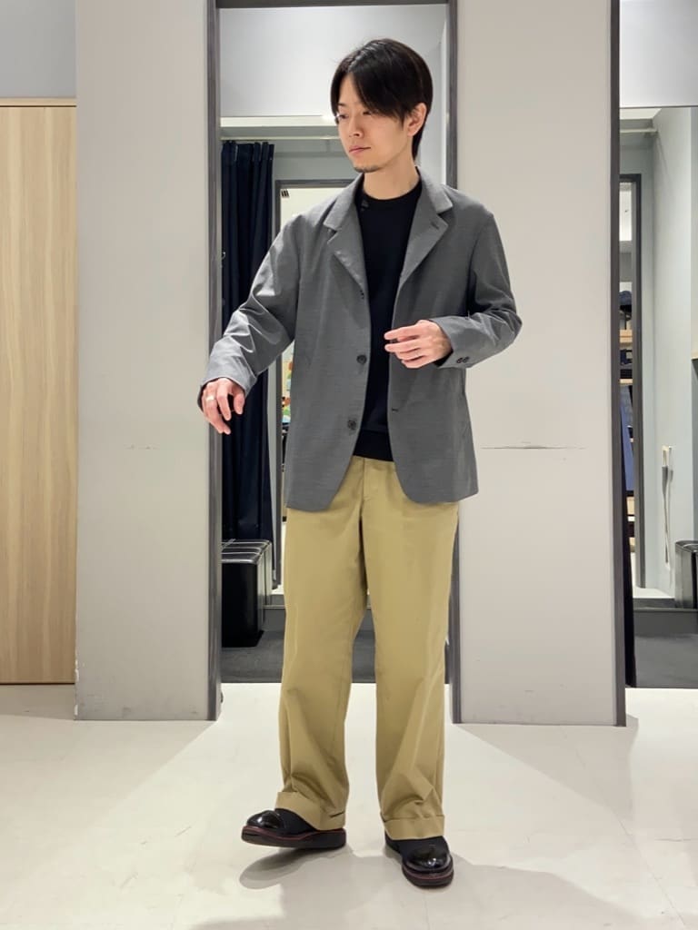わいずみさんの「TAKEO KIKUCHI｜【多機能・軽量】シャドーライン リュック」を使ったコーディネート