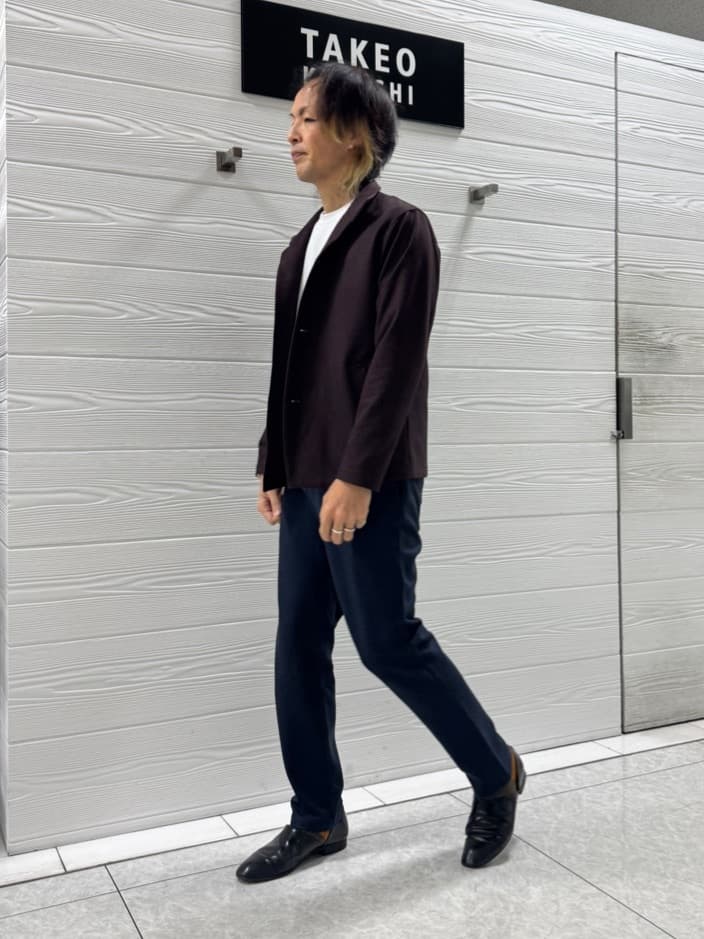 井出恭輔さんの「TAKEO KIKUCHI｜【DOWN FABRIC】ダウンファブリック スタンドカラーブルゾン」を使ったコーディネート