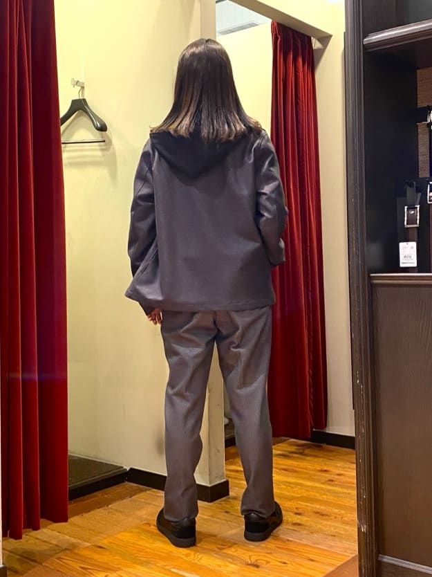 かわぴーさんの「TAKEO KIKUCHI｜【DOWN FABRIC】ダウンファブリック ドレスパンツ / セットアップ対応」を使ったコーディネート