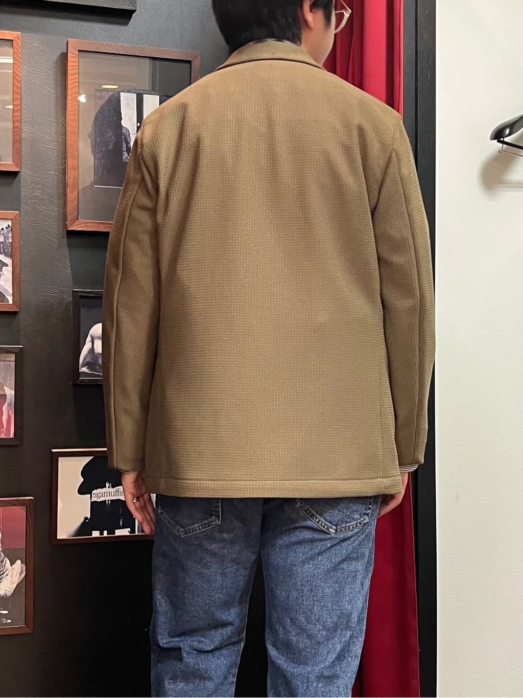 KUROさんの「TAKEO KIKUCHI｜【モンスターストレッチ】日本製 ウォッシュド デニムパンツ」を使ったコーディネート