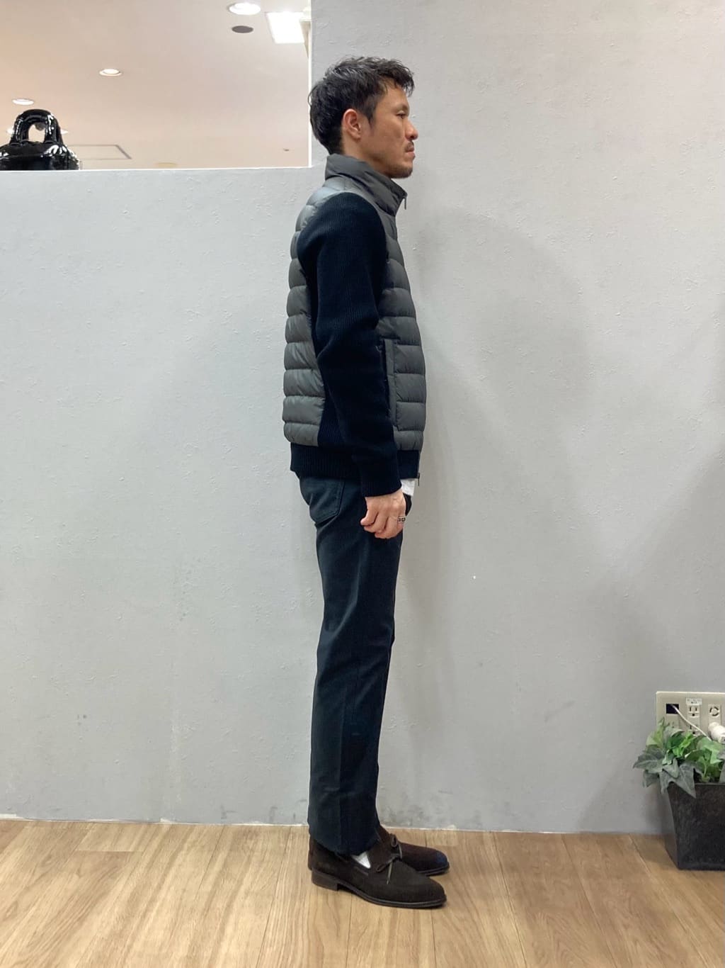 シュンさんの「TAKEO KIKUCHI｜【Made in JAPAN】播州織 ストレッチ パンツ」を使ったコーディネート
