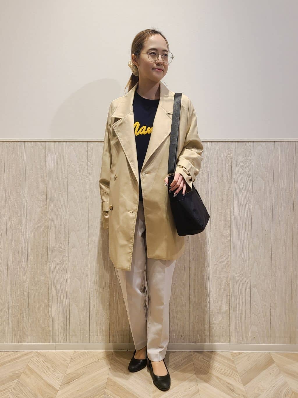 Suzuさんの「SHOO･LA･RUE｜◆【S-LL/防花粉/撥水】ミドル丈トレンチコート」を使ったコーディネート