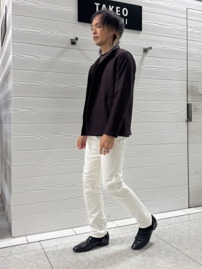 井出恭輔さんの「TAKEO KIKUCHI｜【DOWN FABRIC】ダウンファブリック スタンドカラーブルゾン」を使ったコーディネート