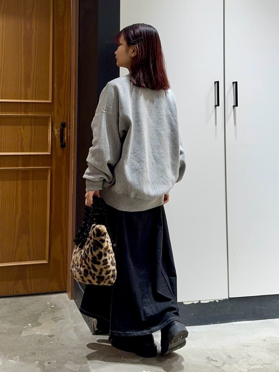 cherryさんの「THE SHOP TK｜シーズンレスで使える デニムタックスカート/洗える」を使ったコーディネート