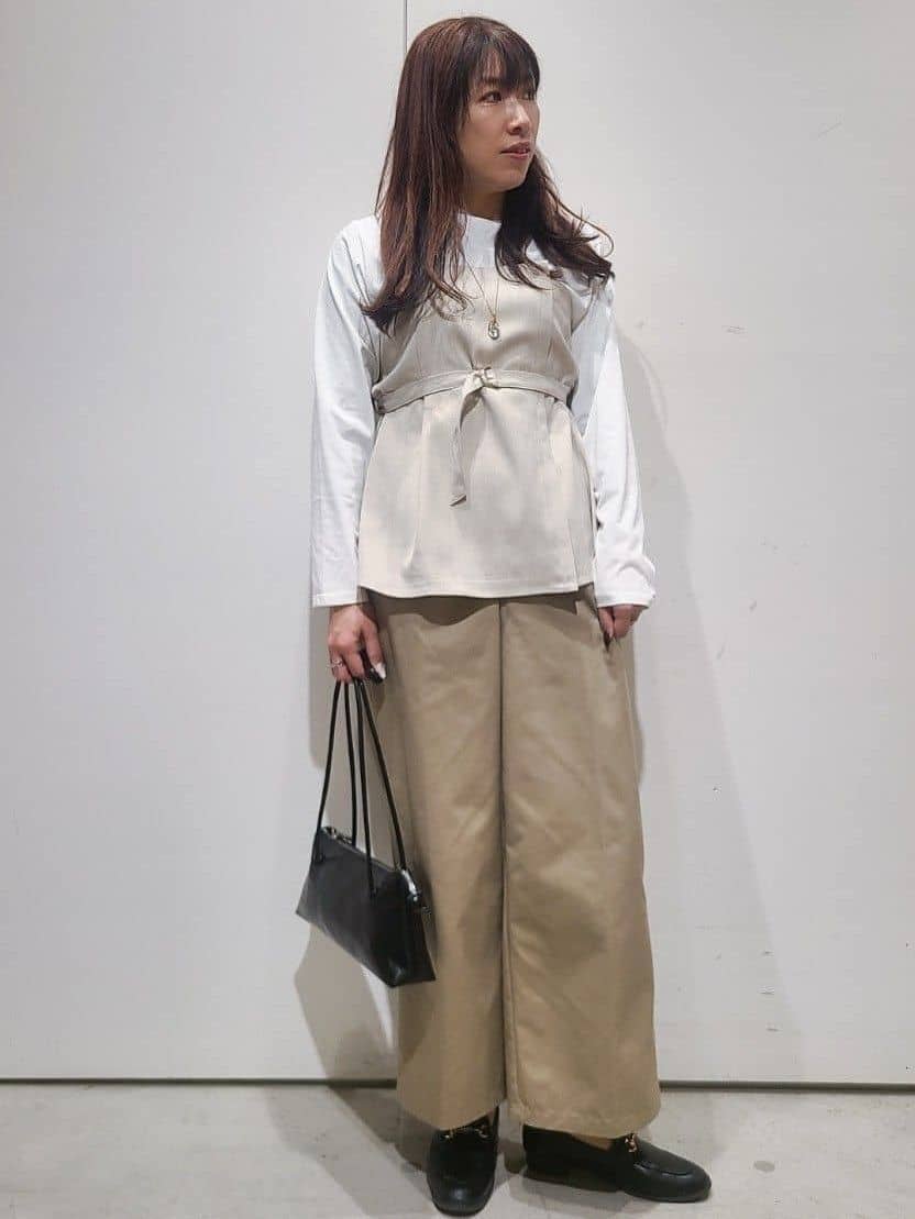 hmさんの「OPAQUE.CLIP｜◆ベルト付ビスチェドッキングカットソー【洗濯機洗い可】」を使ったコーディネート