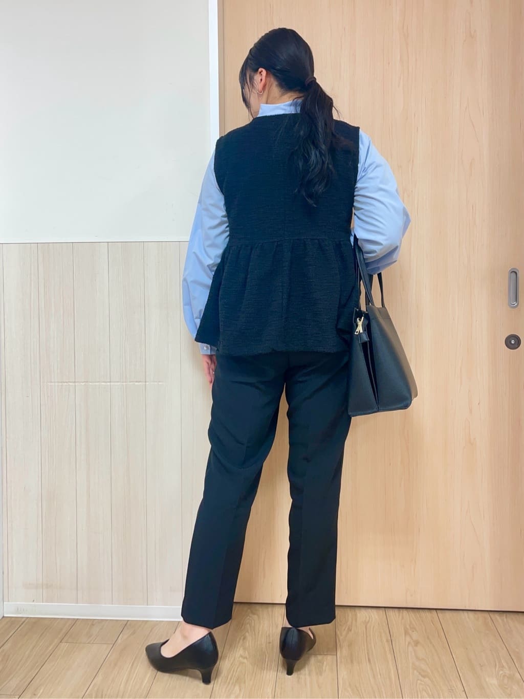nanaseさんの「SHOO･LA･RUE｜◆【SS-3L/洗える/通勤・セレモニーにも】しなやかな身のこなしが叶う ストレッチテーパードパンツ」を使ったコーディネート