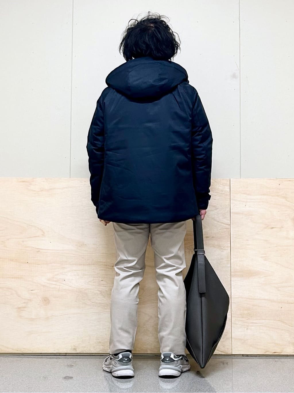 KENJI Iさんの「THE SHOP TK｜【オールシーズン穿ける！】7DAYSストレッチへリンボンパンツ　ON&hArr;OFF兼用」を使ったコーディネート