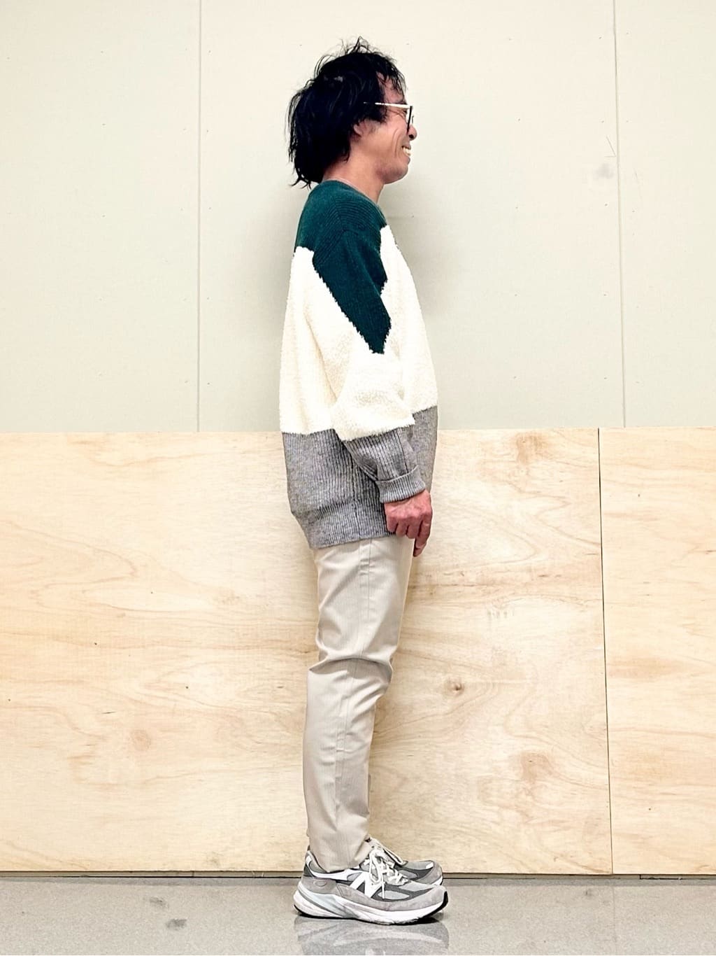 KENJI Iさんの「THE SHOP TK｜【オールシーズン穿ける！】7DAYSストレッチへリンボンパンツ　ON&hArr;OFF兼用」を使ったコーディネート