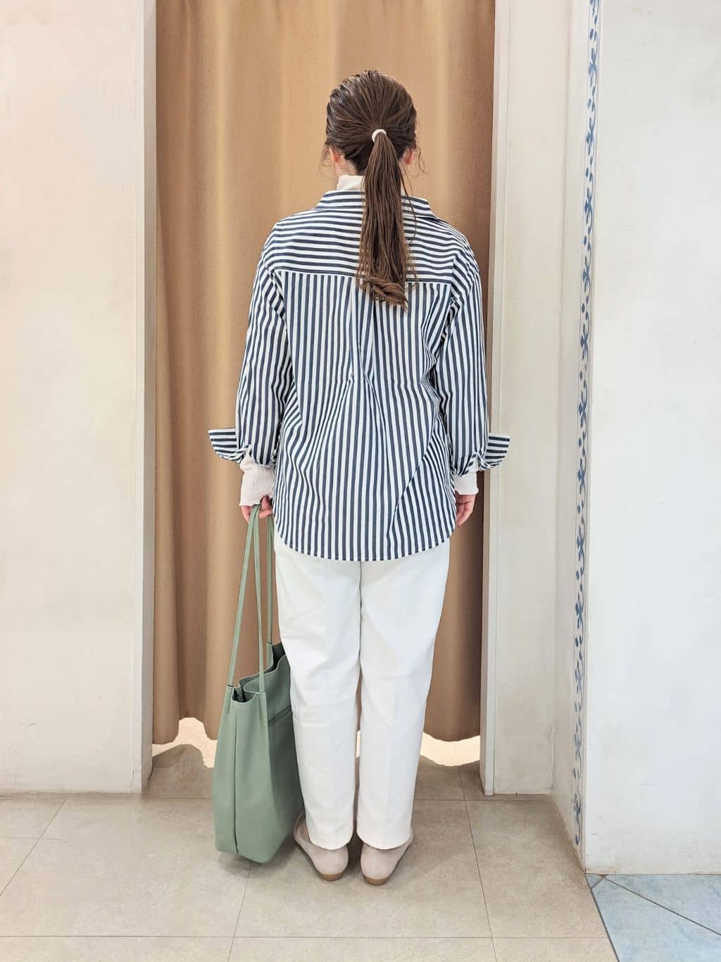 sho*さんの「SHOO･LA･RUE｜◆【高レビュー/洗える/美脚シルエット】ソフトスティックパンツ」を使ったコーディネート