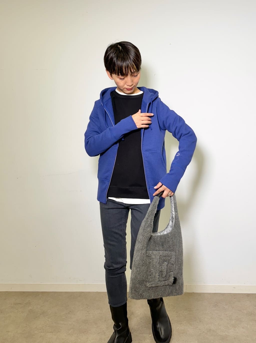 OCHIAIさんの「DRESSTERIOR｜デキシー吊裏毛ジップアップパーカ」を使ったコーディネート