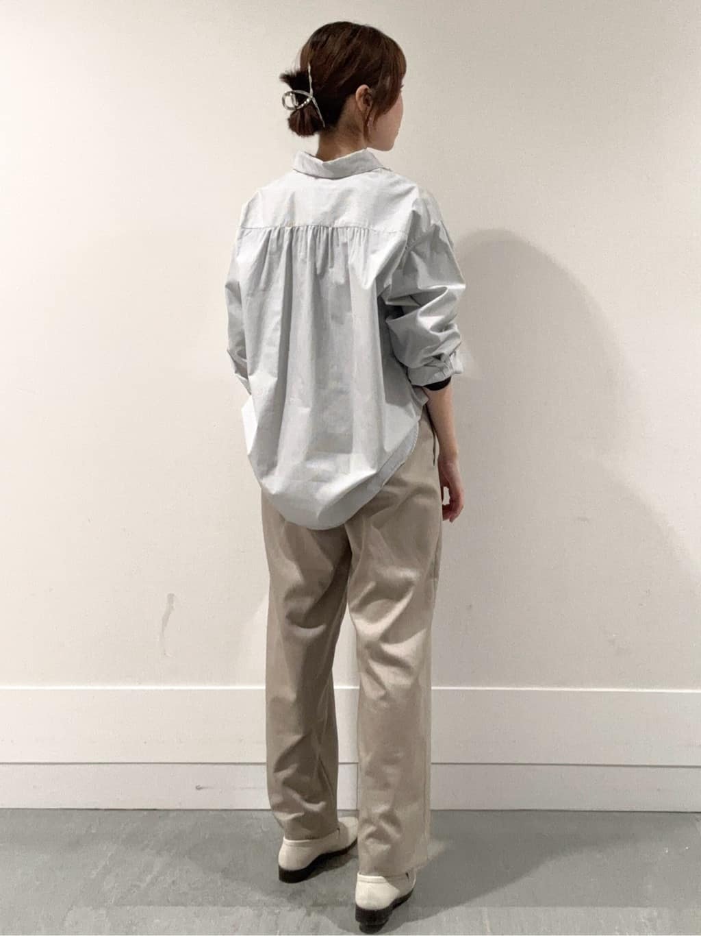mioさんの「UNTITLED｜◆【後ろウエストゴム/洗える】梳毛調ソフトワイドパンツ」を使ったコーディネート