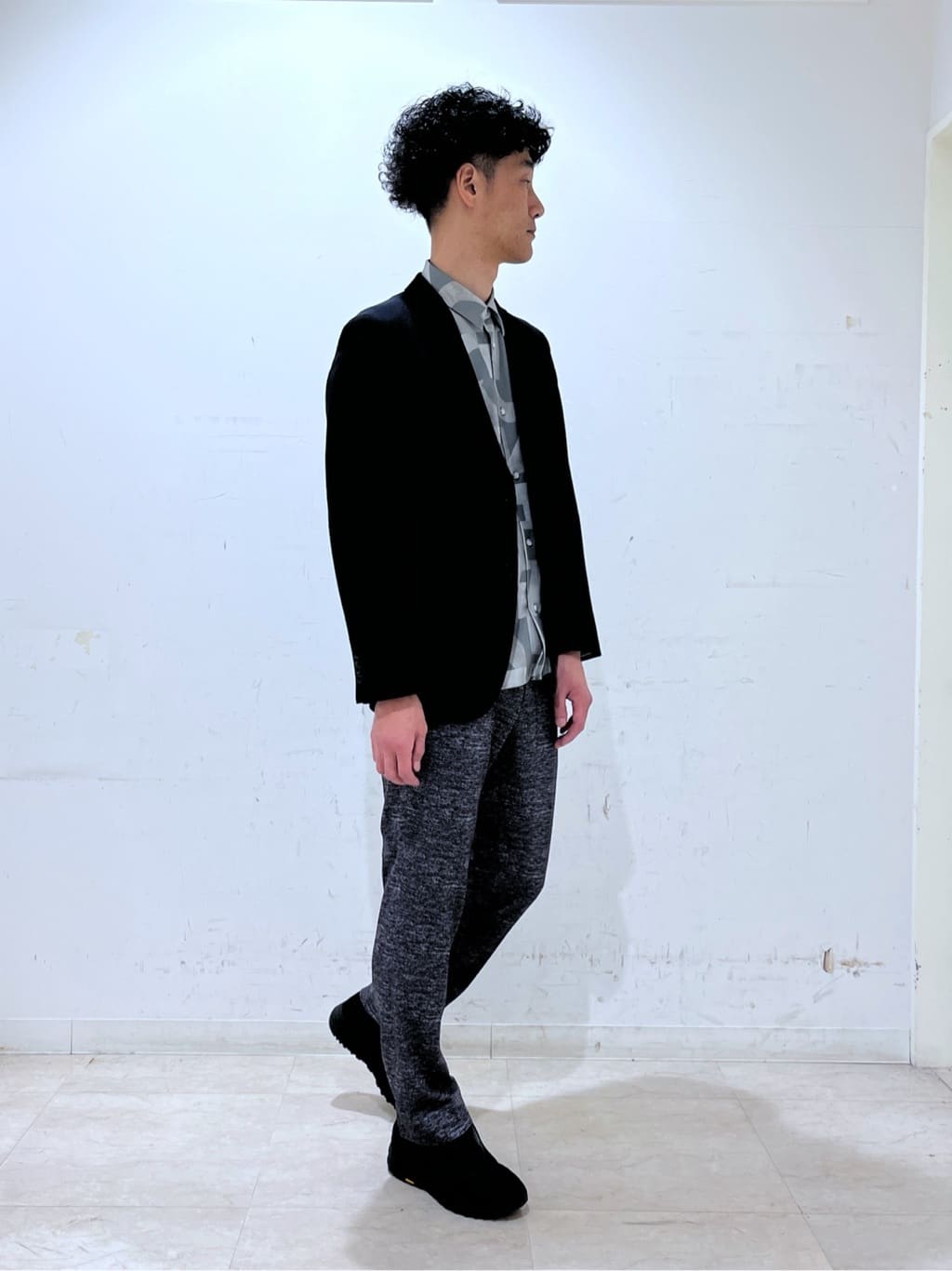 mutoさんの「TAKEO KIKUCHI｜【ONOFF対応】TRダブルニット ストレッチパンツ」を使ったコーディネート