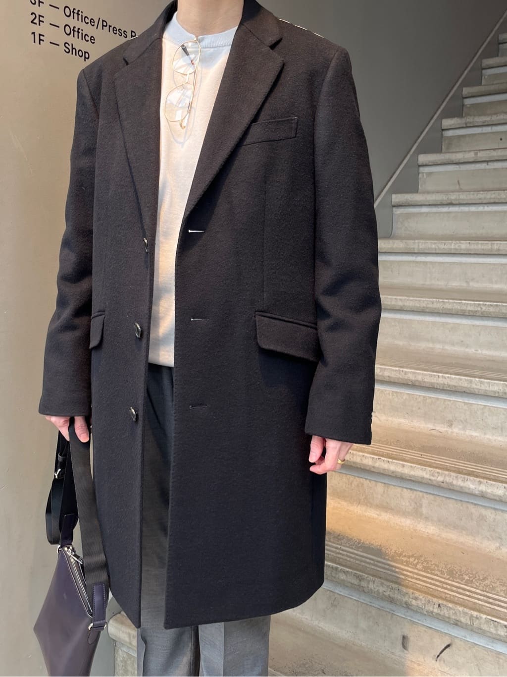 神野（jinno）さんの「TAKEO KIKUCHI｜ウールカシミヤブレンド チェスターコート」を使ったコーディネート