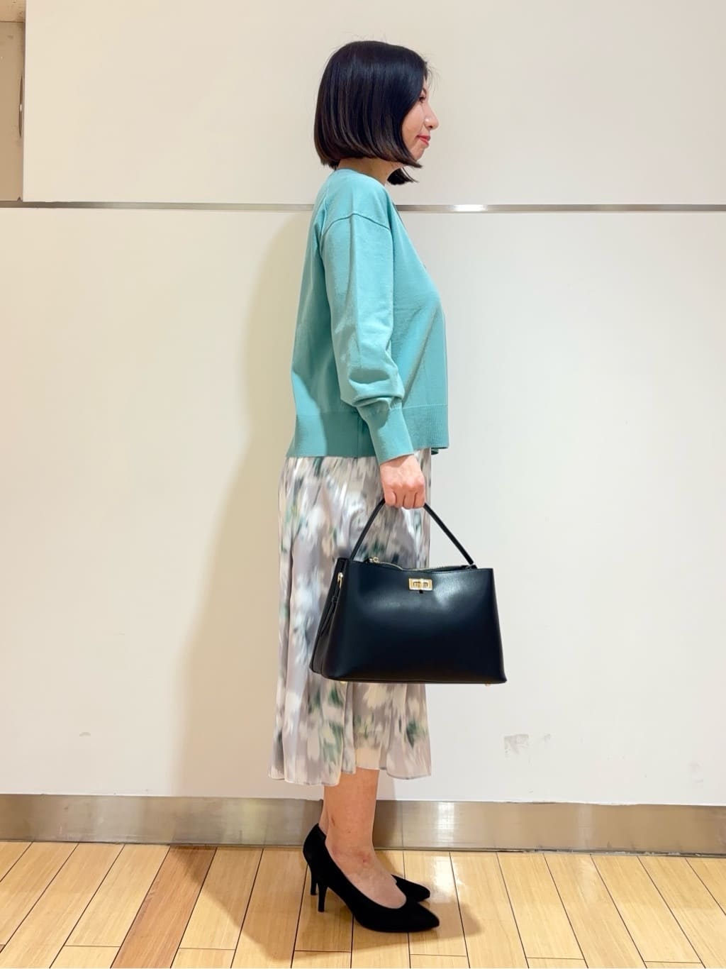 MIKIKOさんの「UNTITLED｜◆【後ろウエストゴム/花柄】ぼかしフラワー プリントスカート」を使ったコーディネート
