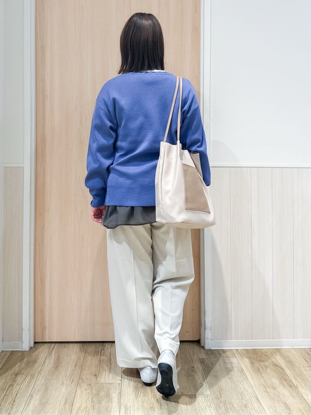 mimoさんの「SHOO･LA･RUE｜◆ストレッチアーモンドトゥパンプス」を使ったコーディネート